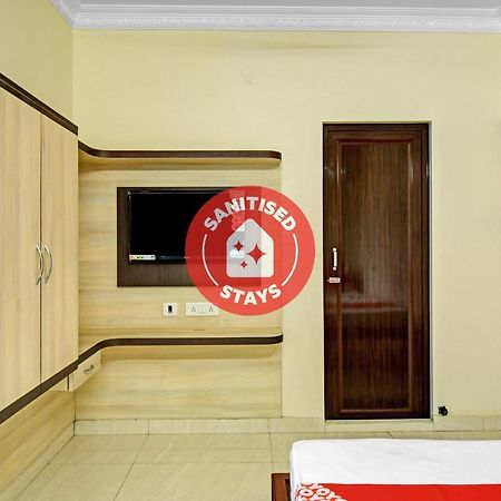 Oyo Flagship 84655 S S Guest House Колката Екстериор снимка
