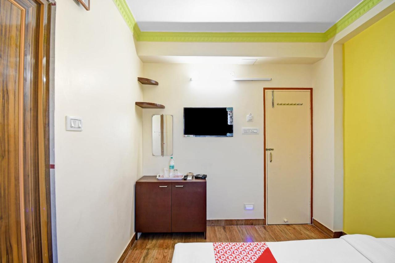 Oyo Flagship 84655 S S Guest House Колката Екстериор снимка