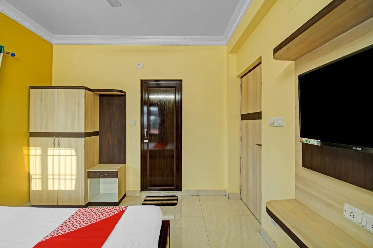 Oyo Flagship 84655 S S Guest House Колката Екстериор снимка