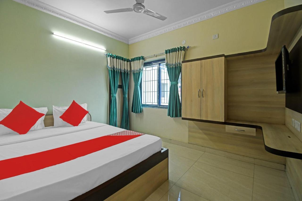 Oyo Flagship 84655 S S Guest House Колката Екстериор снимка