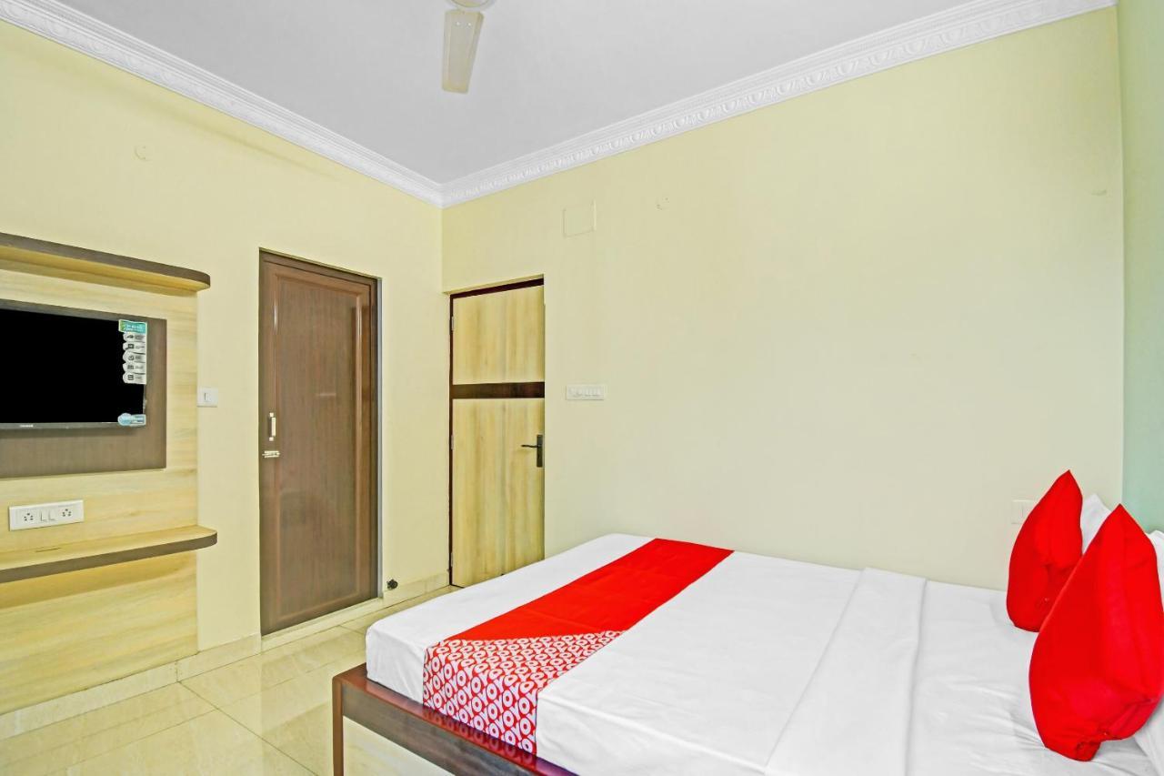 Oyo Flagship 84655 S S Guest House Колката Екстериор снимка