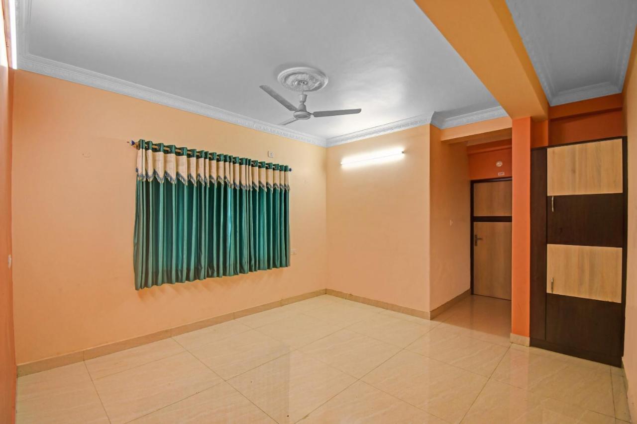 Oyo Flagship 84655 S S Guest House Колката Екстериор снимка