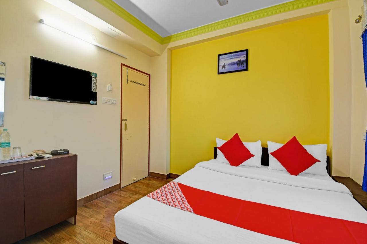 Oyo Flagship 84655 S S Guest House Колката Екстериор снимка